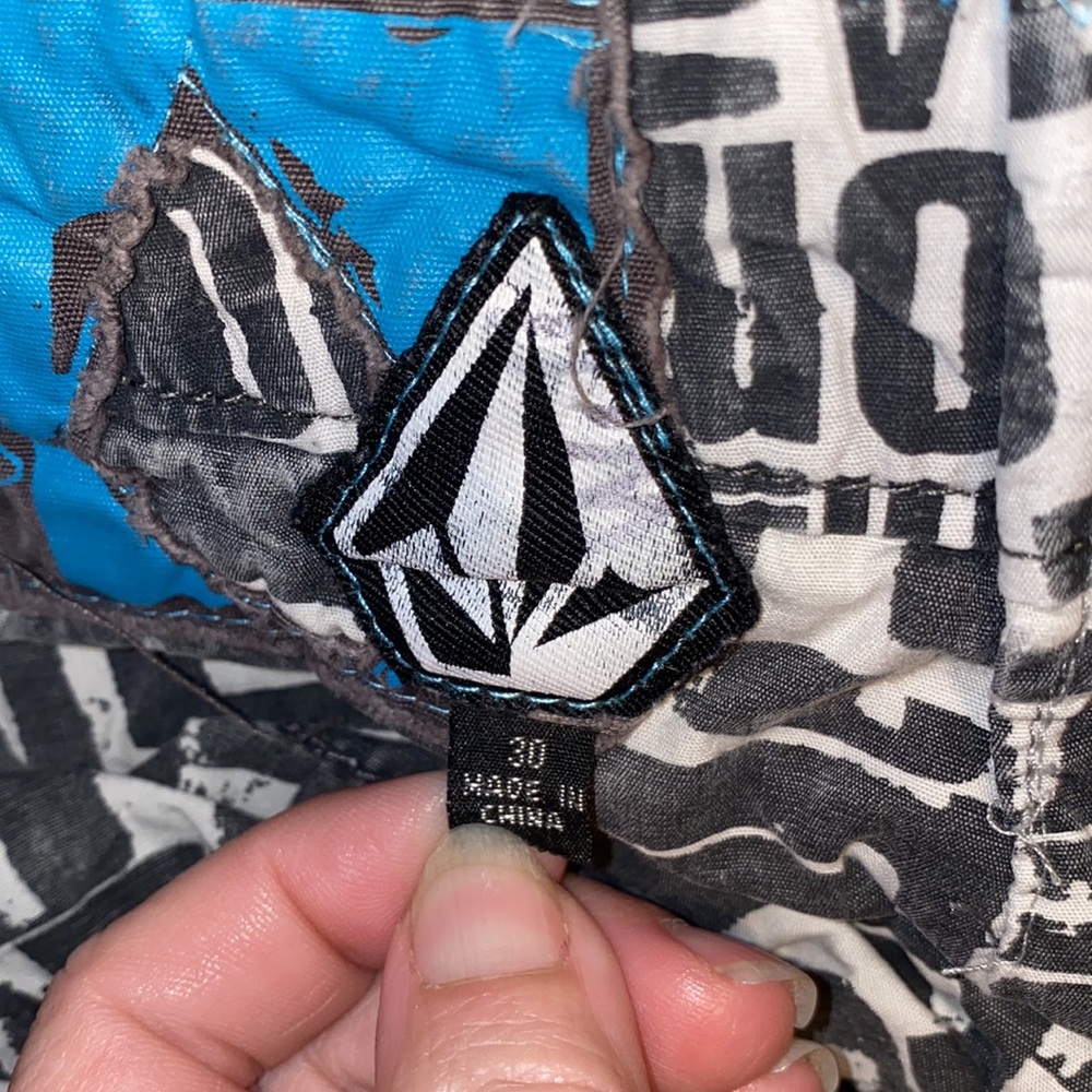 Volcom Short Size 30 - image 7